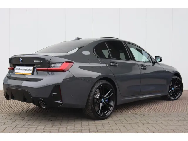 BMW 3 Serie 320e 2025 Hybride Benzine 6