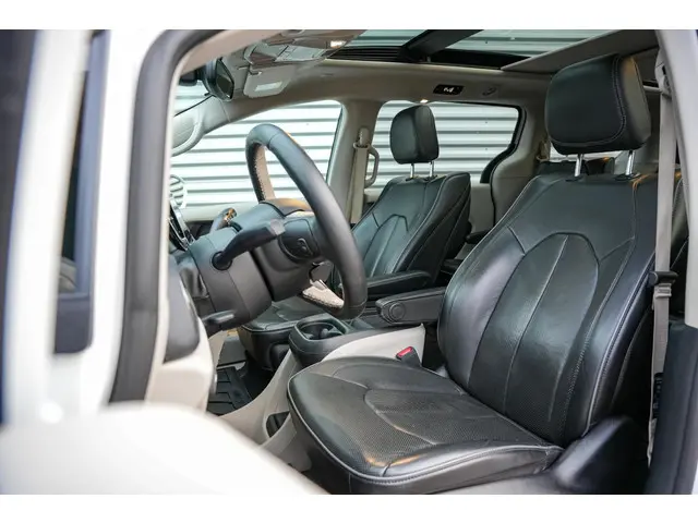 Chrysler Pacifica 3.6 V6 Hybrid 2021 Benzine 8