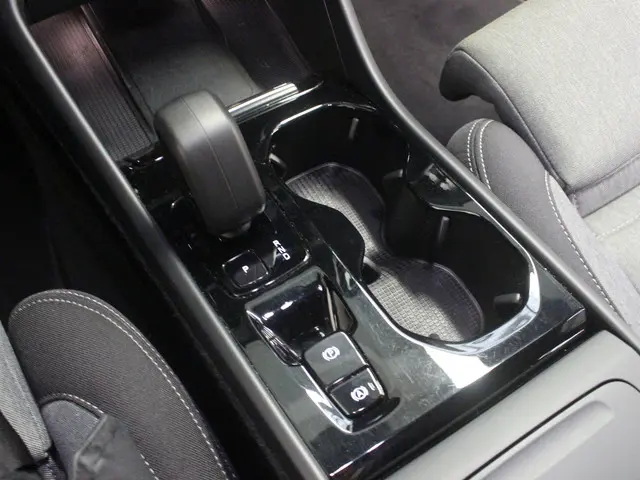 Volvo XC40 2.0 B3 Plus Bright 2022 Hybride Benzine 16