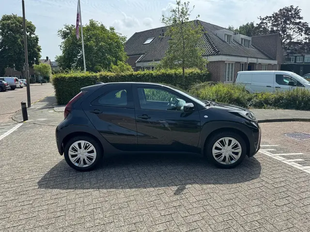 Toyota Aygo X 1.0 VVT-i S-CVT Play 2024 Benzine 4