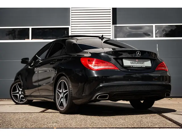 Mercedes-Benz CLA 180 AMG 2015 Benzine 3