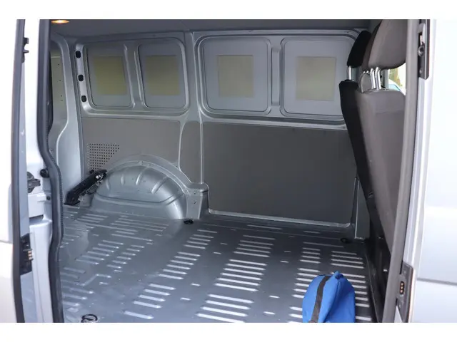 Volkswagen Transporter 2.0 TDI L1H1 Economy 2018 Diesel 10