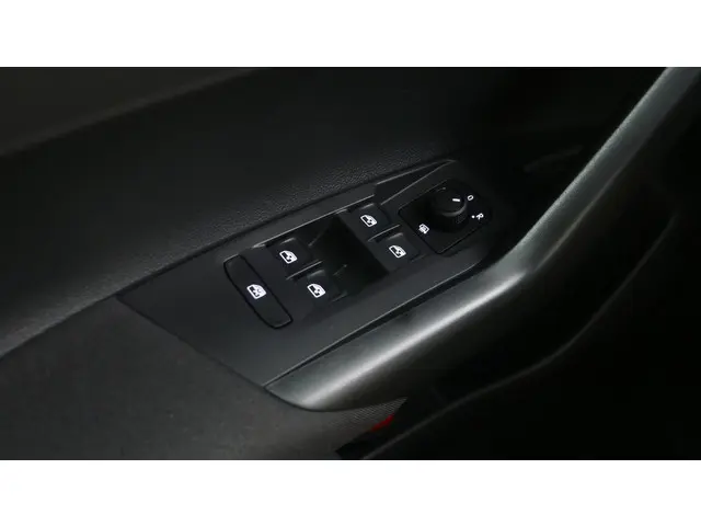 Volkswagen Polo 1.0 TSI 95pk Life Business 2023 Benzine 28