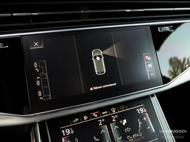 Audi Q8 55 TFSI e quattro S-Line 2021 Hybride Benzine 32