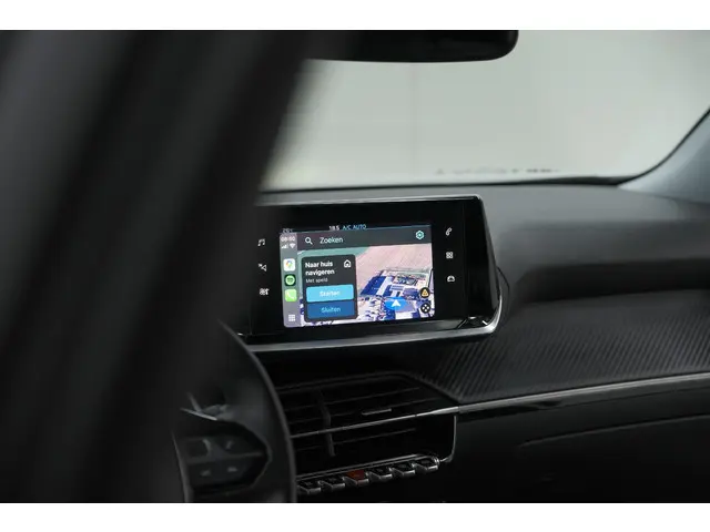 Peugeot 2008 PureTech 130 EAT8 Allure 2022 Benzine 57