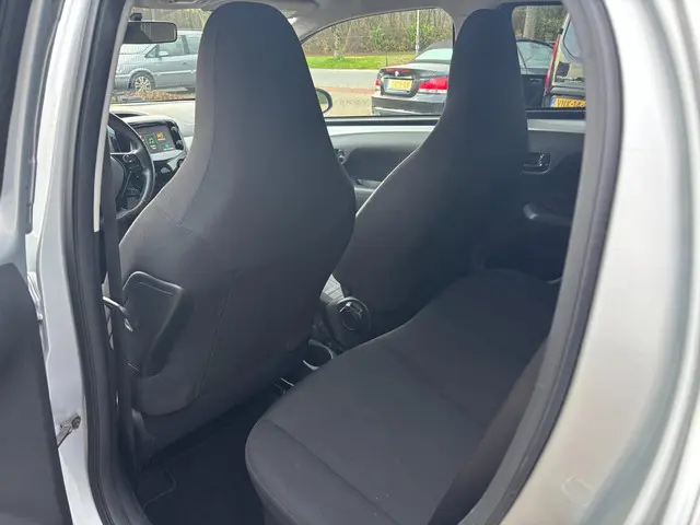 Peugeot 108 1.0 e-VTi Allure 2018 Benzine 21