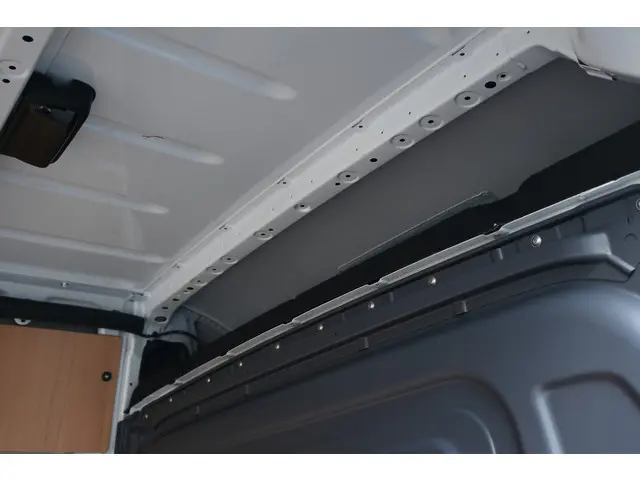 Mercedes-Benz Sprinter 317 CDI L2H2 Pro 2024 Diesel 13