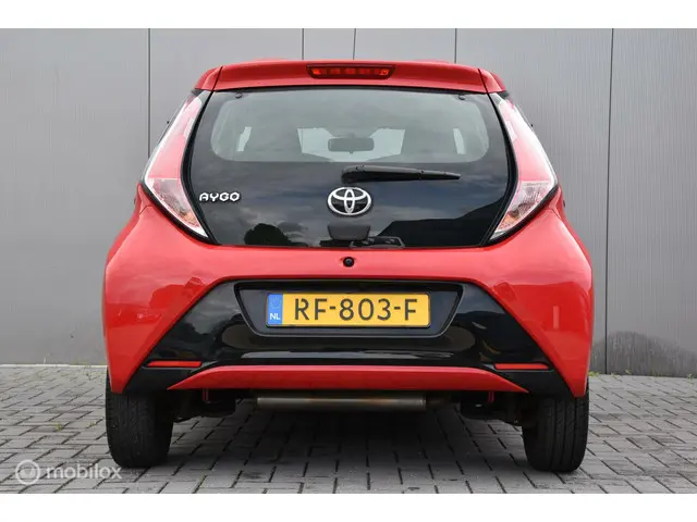 Toyota Aygo 1.0 VVT-i x-play | Camera | Airco| 2017 Benzine 5