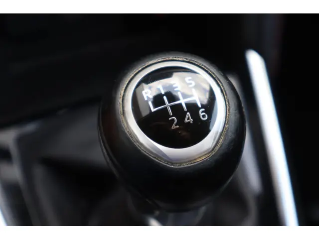Mazda 2 1.5 Skyactiv-G GT-M 2015 Benzine 29