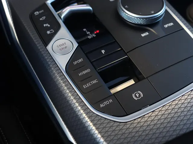 BMW 3 Serie 330e Sedan 2025 Hybride Benzine 22