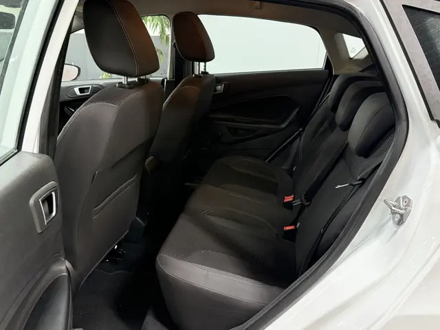 Ford Fiesta 1.0 EcoBoost Titanium 2015 Benzine 6