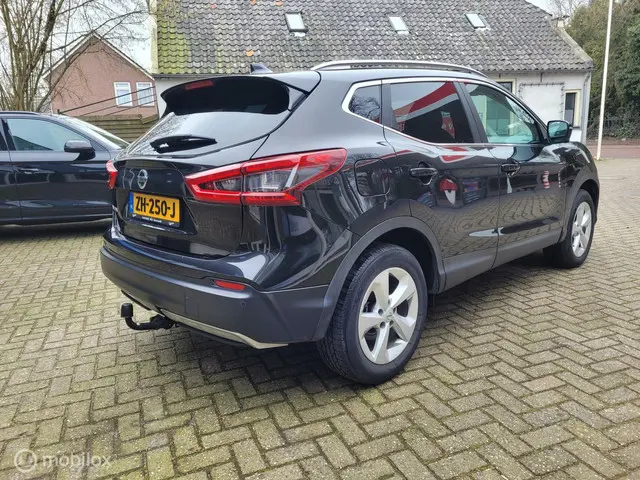 Nissan QASHQAI 1.3 DIG-T Business Edition 2019 Benzine 4