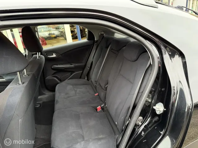 Honda Civic 1.8 Sport 2015 Benzine 9