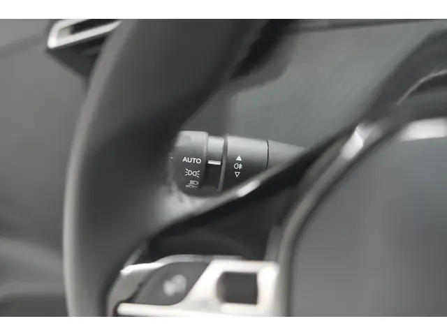 Peugeot 208 PureTech 100 Active 2024 Benzine 39