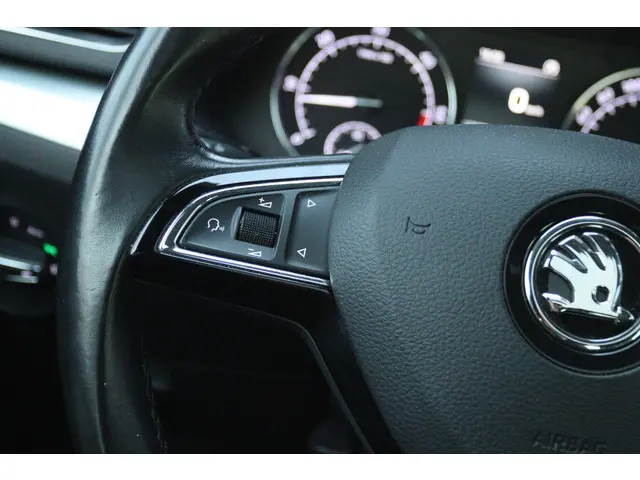 Škoda Superb 1.6 TDI AMBITION BUSINESS 2018 Diesel 18