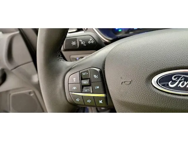 Ford Kuga 2.5 PHEV Titanium 2024 Hybride Benzine 14