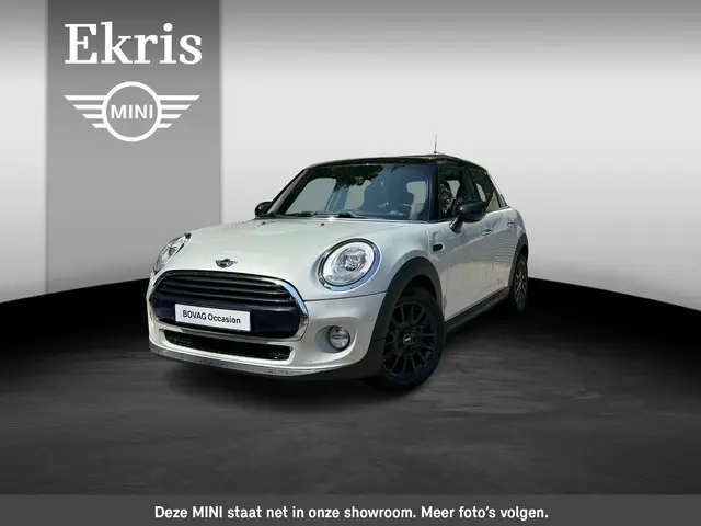 MINI 5-Deurs Cooper 2017 Benzine