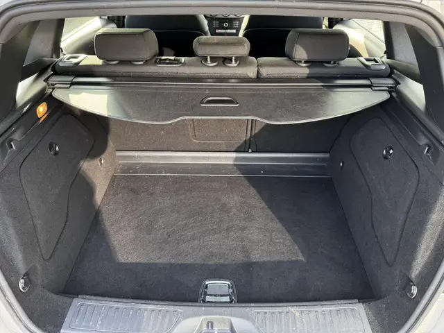 Mercedes-Benz B-Klasse 180 Business 2018 Benzine 32