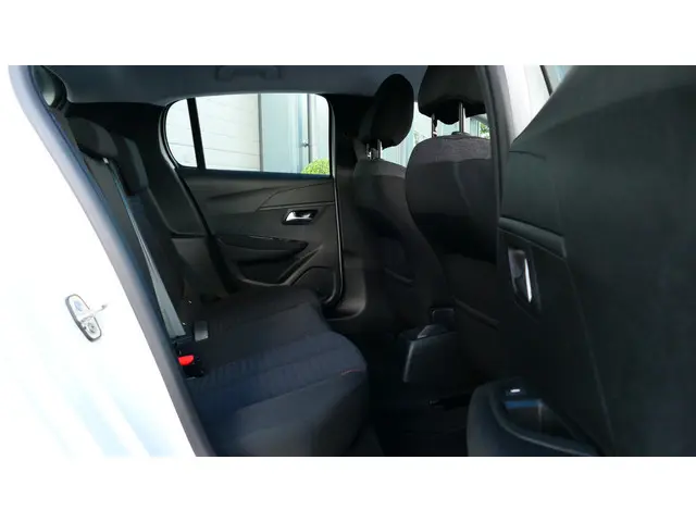 Peugeot 208 1.2 PureTech Blue Lease Active 2022 Benzine 29