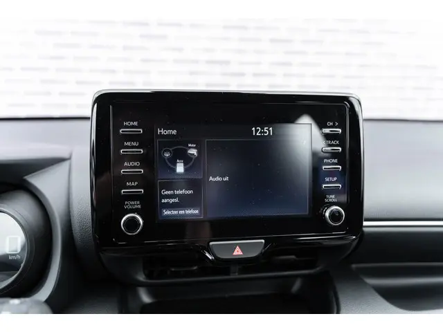Toyota Yaris 1.5 Hybrid Dynamic 2021 Hybride Benzine 36