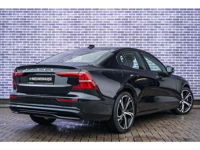 Volvo S60 B4 Ultimate Dark 2023 Benzine 18