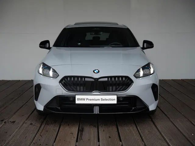 BMW 1 Serie 120 2025 Benzine 17