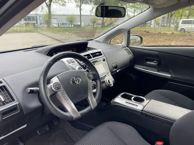 Toyota Prius + 1.8 Comfort 2017 Hybride Benzine 14