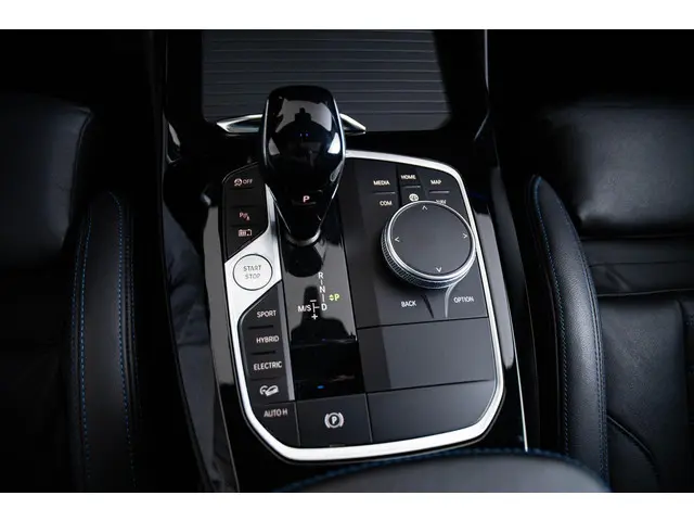 BMW X3 xDrive30e High Executive 2023 Hybride Benzine 35