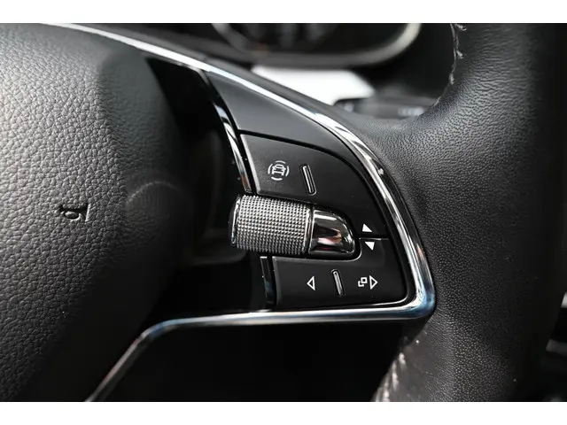 Škoda Kamiq 1.0 TSI Ambition 2024 Benzine 24