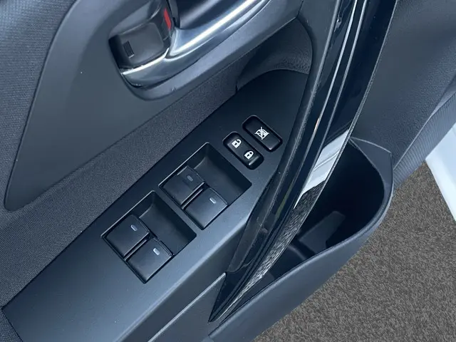 Toyota Auris 1.8 Hybrid Dynamic Go 2017 Hybride Benzine 7