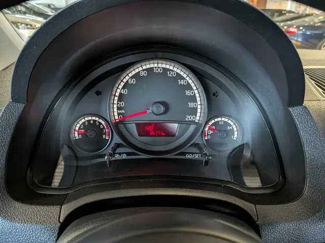 Volkswagen up! 1.0 take up! BlueMotion 2016 Benzine 11