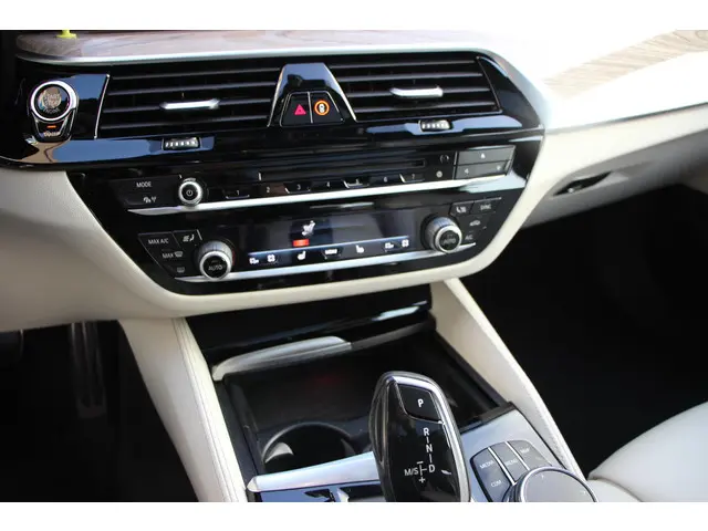 BMW 5 Serie Touring 530d High Executive 2018 Diesel 17