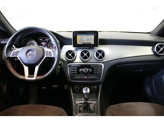 Mercedes-Benz CLA 180 Ambition 2014 Benzine 7
