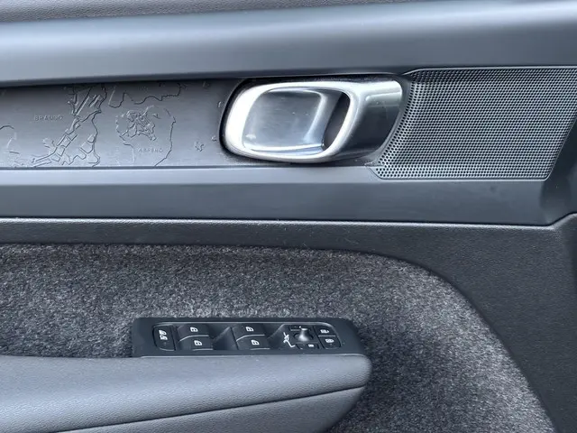 Volvo XC40 2.0 B3 Essential 2023 Benzine 11