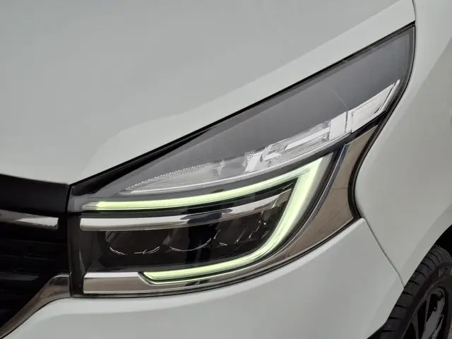 Renault Trafic 2.0 dCi 145 T27 L1H1 Comfort 2021 Diesel 12