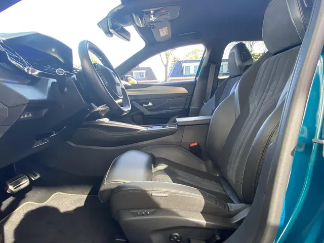 Peugeot 408 1.6 Hybrid GT 2023 Hybride Benzine 10