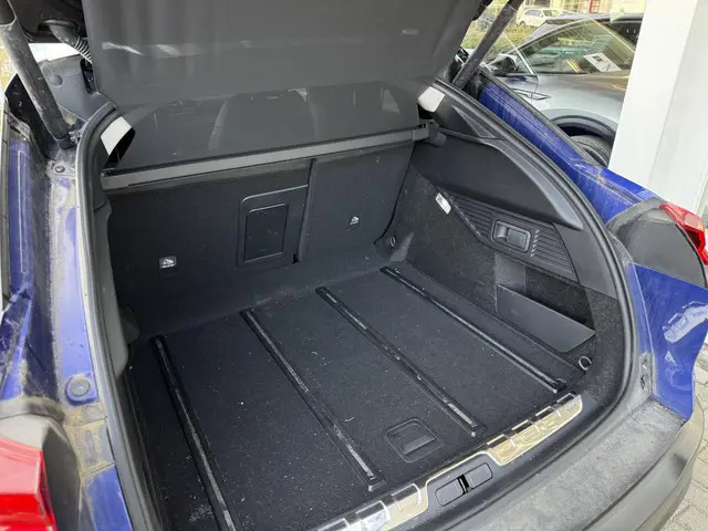 Citroën C5 X 1.6T 180pk Automaat Shine 2022 Benzine 24