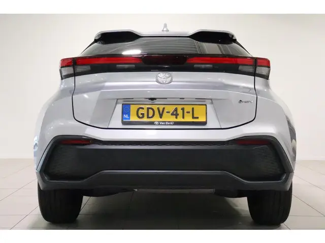 Toyota C-HR 1.8 Hybrid 140 Dynamic, 2024 Hybride Benzine 4
