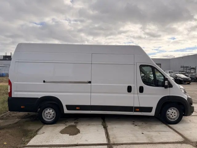 Opel Movano 2.2 HDI 140 Koelwagen L4H3 2023 Diesel 31