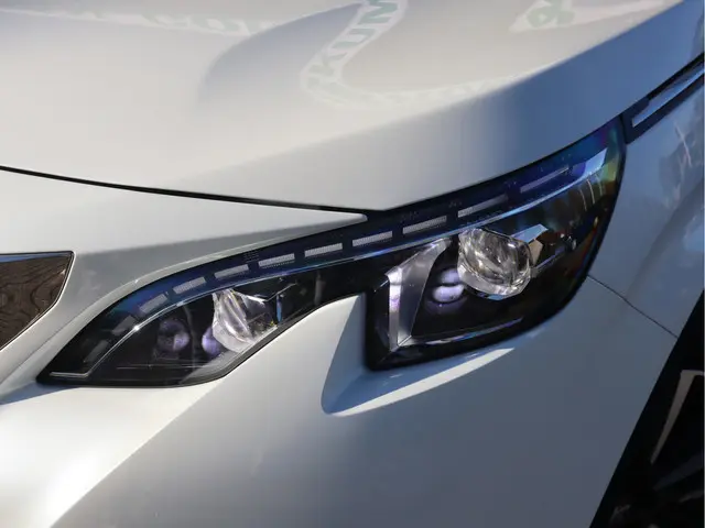 Peugeot 3008 1.2 PureTech Allure 2018 Benzine 19