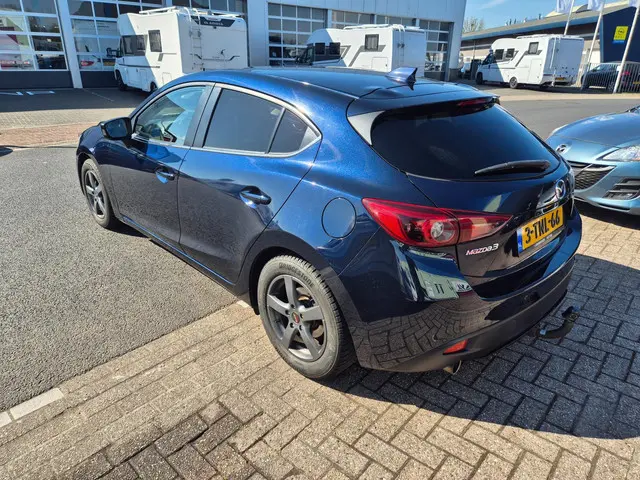 Mazda 3 3