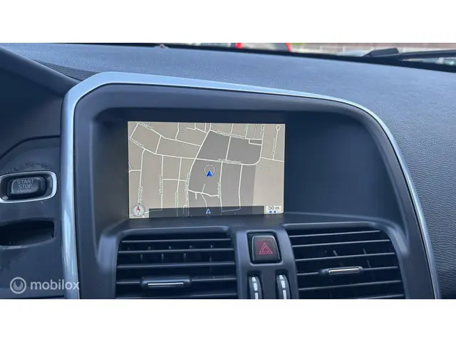 Volvo XC60 2.5T Summum 5-CILINDER/PANO/ACC/LEER 2014 Benzine 8