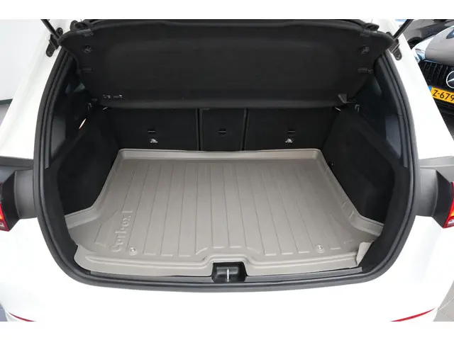Mercedes-Benz B-Klasse 200 AMG 2019 Benzine 26