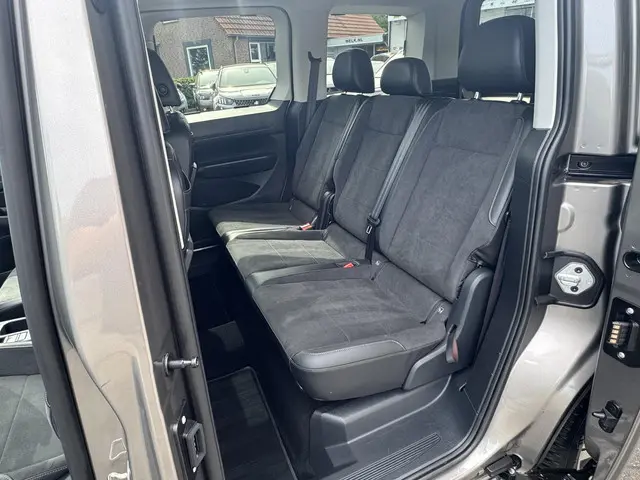 Volkswagen Caddy 1.5 TSI 5p 2023 Benzine 19