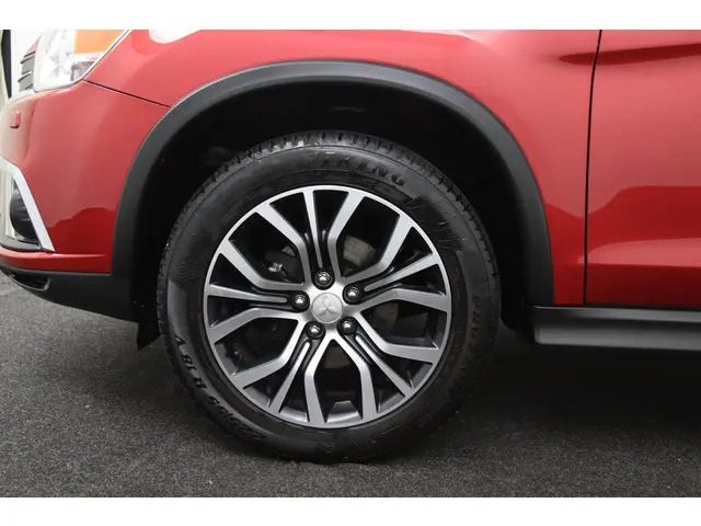 Mitsubishi ASX 1.6 Cleartec Connect Pro+ 2018 Benzine 12