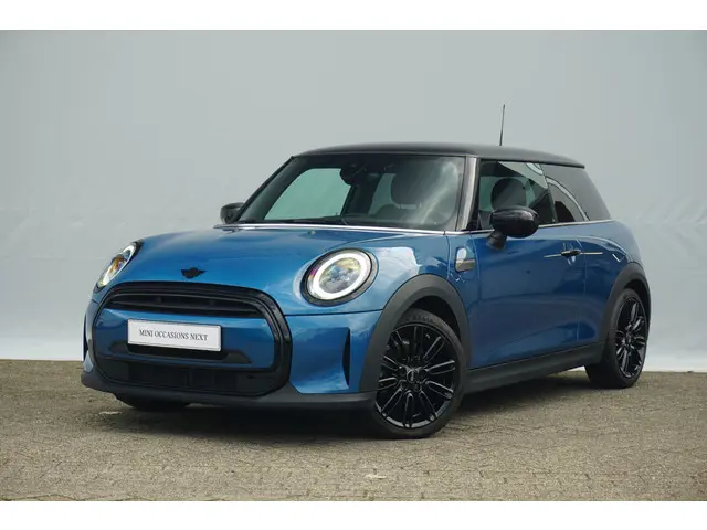 MINI 5-Deurs Cooper Classic 2021 Benzine 24