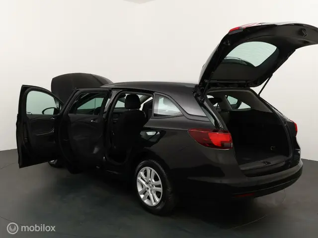 Opel Astra Sports Tourer 1.0 Online Edition 2018 Benzine 19
