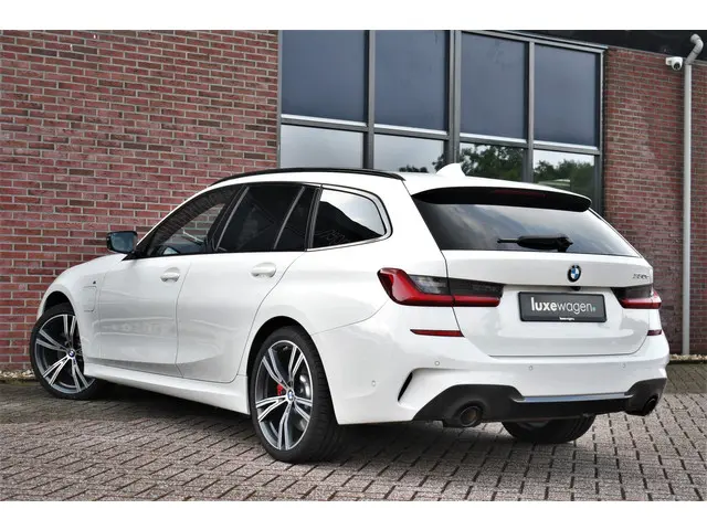 BMW 3 Serie Touring 330e M-Sport 2020 Hybride Benzine 20