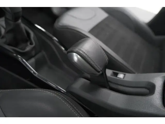 Peugeot 2008 PureTech 110 Allure 2018 Benzine 36