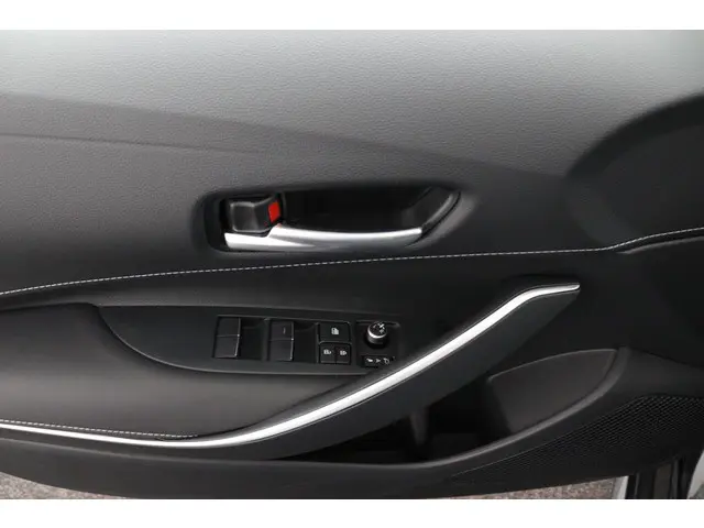 Toyota Corolla Hybrid 140 Dynamic 2025 Hybride Benzine 29